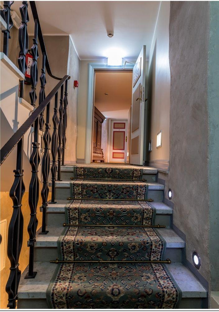 Cru Hotel