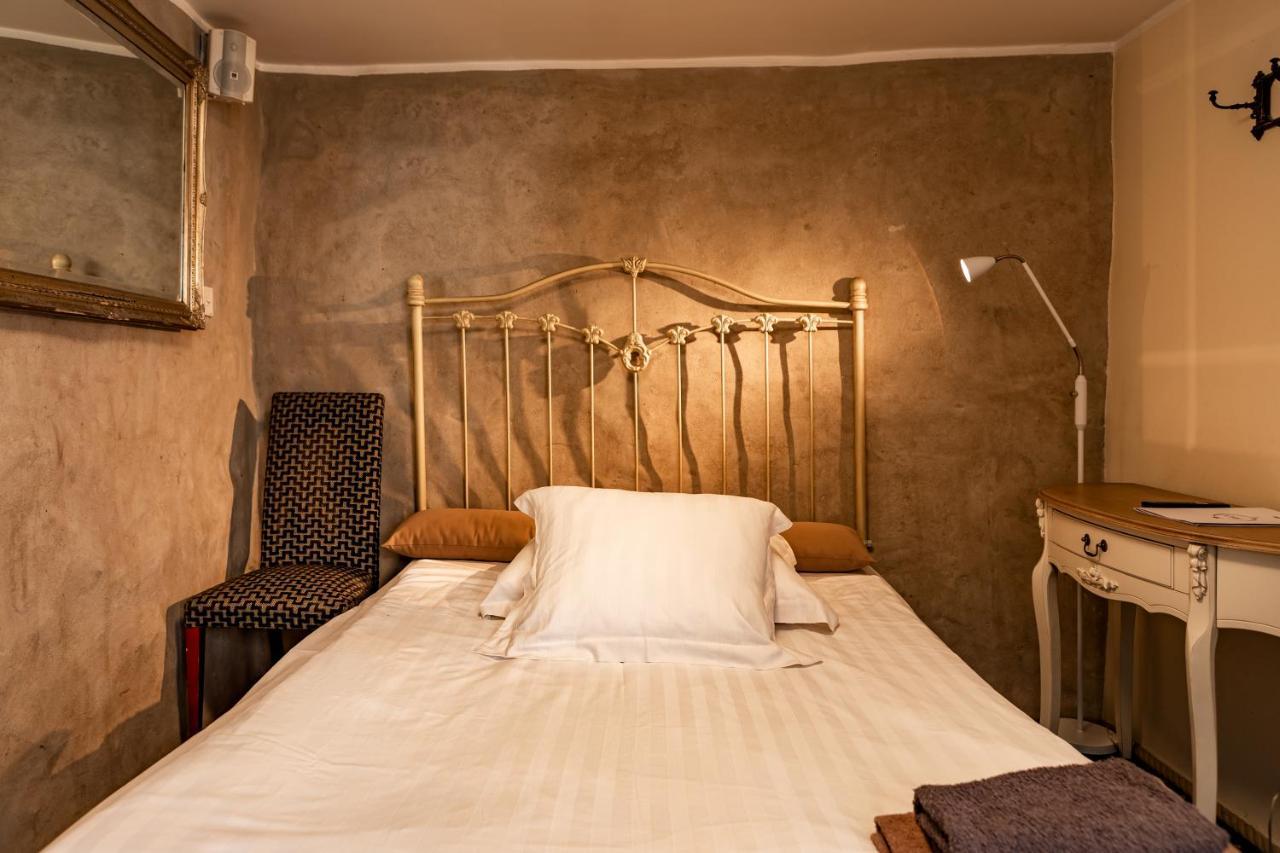 Hotel Cru