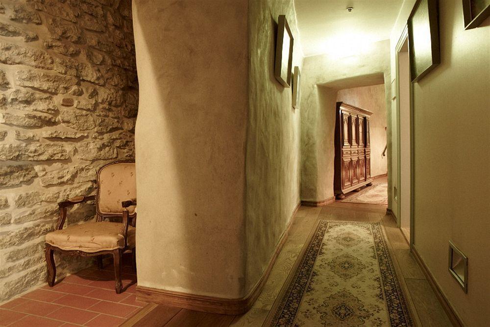Cru Hotelli 4*