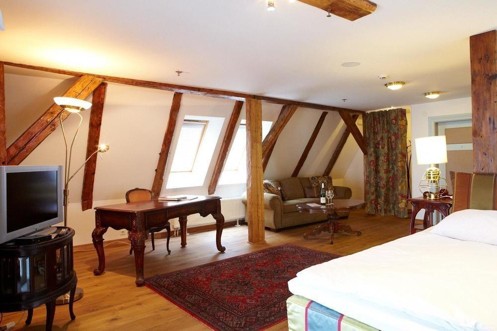 Cru Hotel