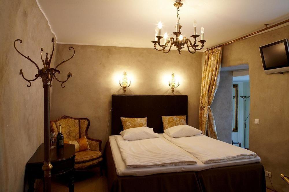 Cru 4* Tallin