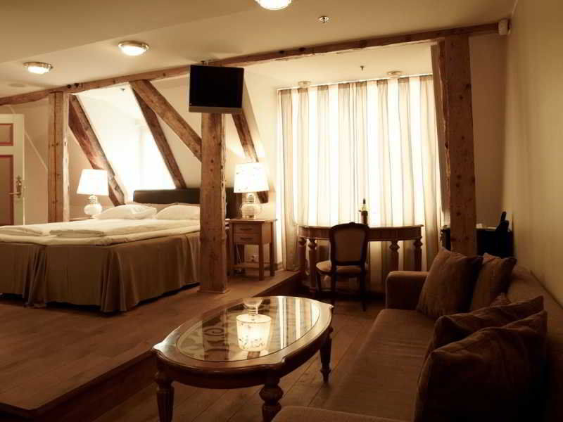 Cru Hotel